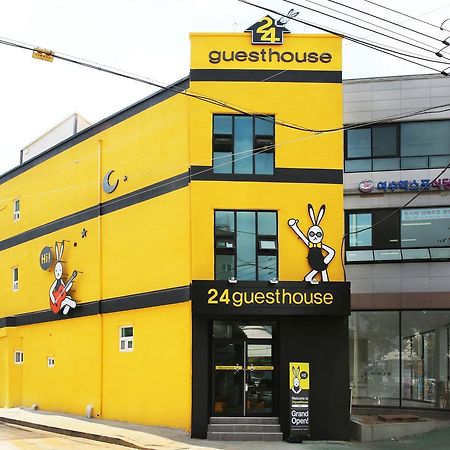 24 Guesthouse Yeosu Bagian luar foto
