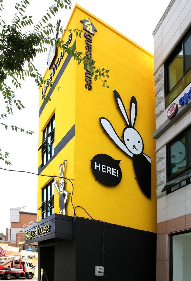 24 Guesthouse Yeosu Bagian luar foto
