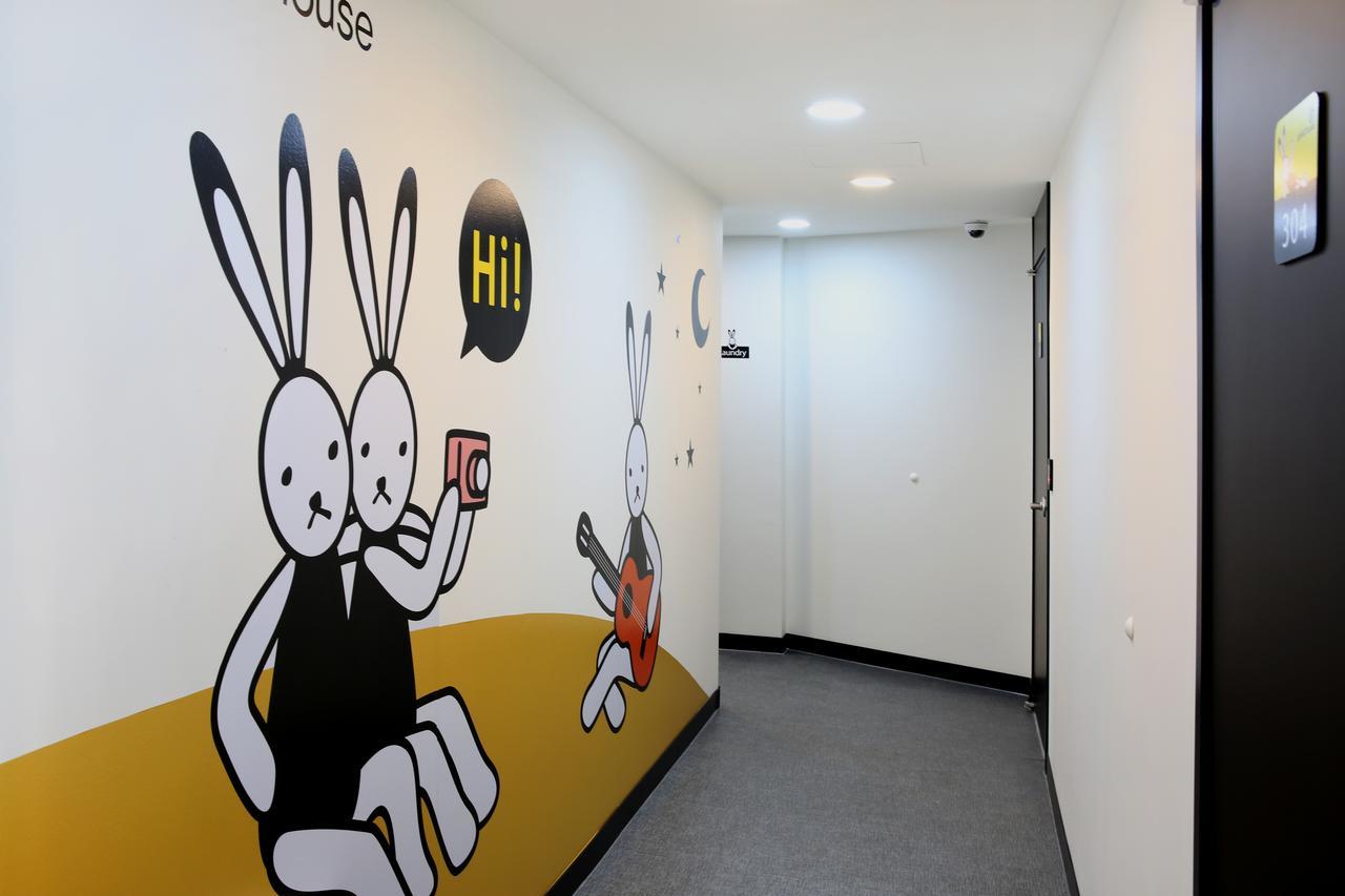 24 Guesthouse Yeosu Bagian luar foto