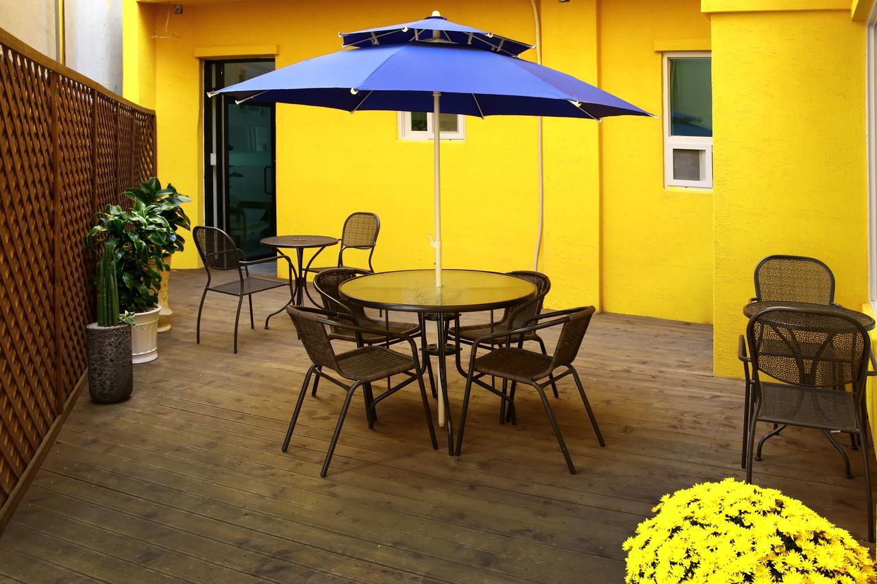24 Guesthouse Yeosu Bagian luar foto