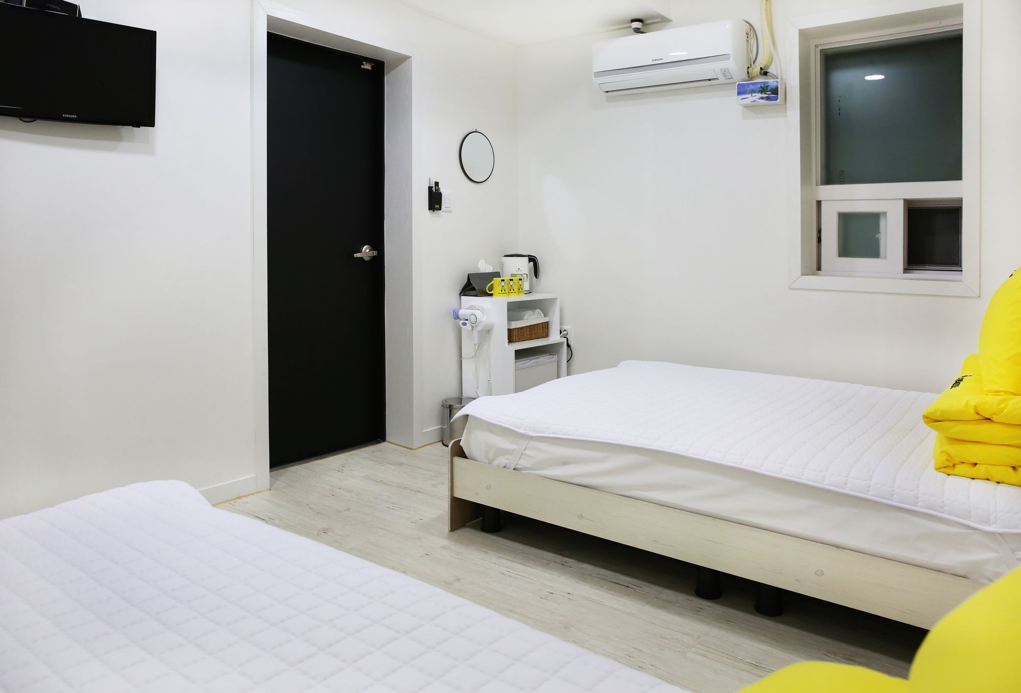 24 Guesthouse Yeosu Bagian luar foto