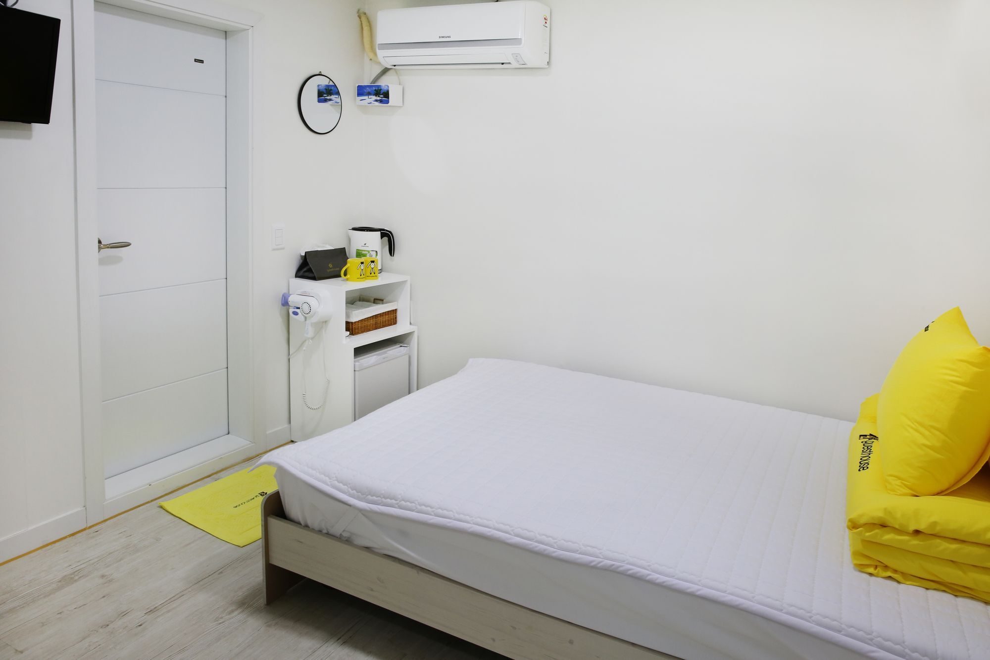 24 Guesthouse Yeosu Bagian luar foto