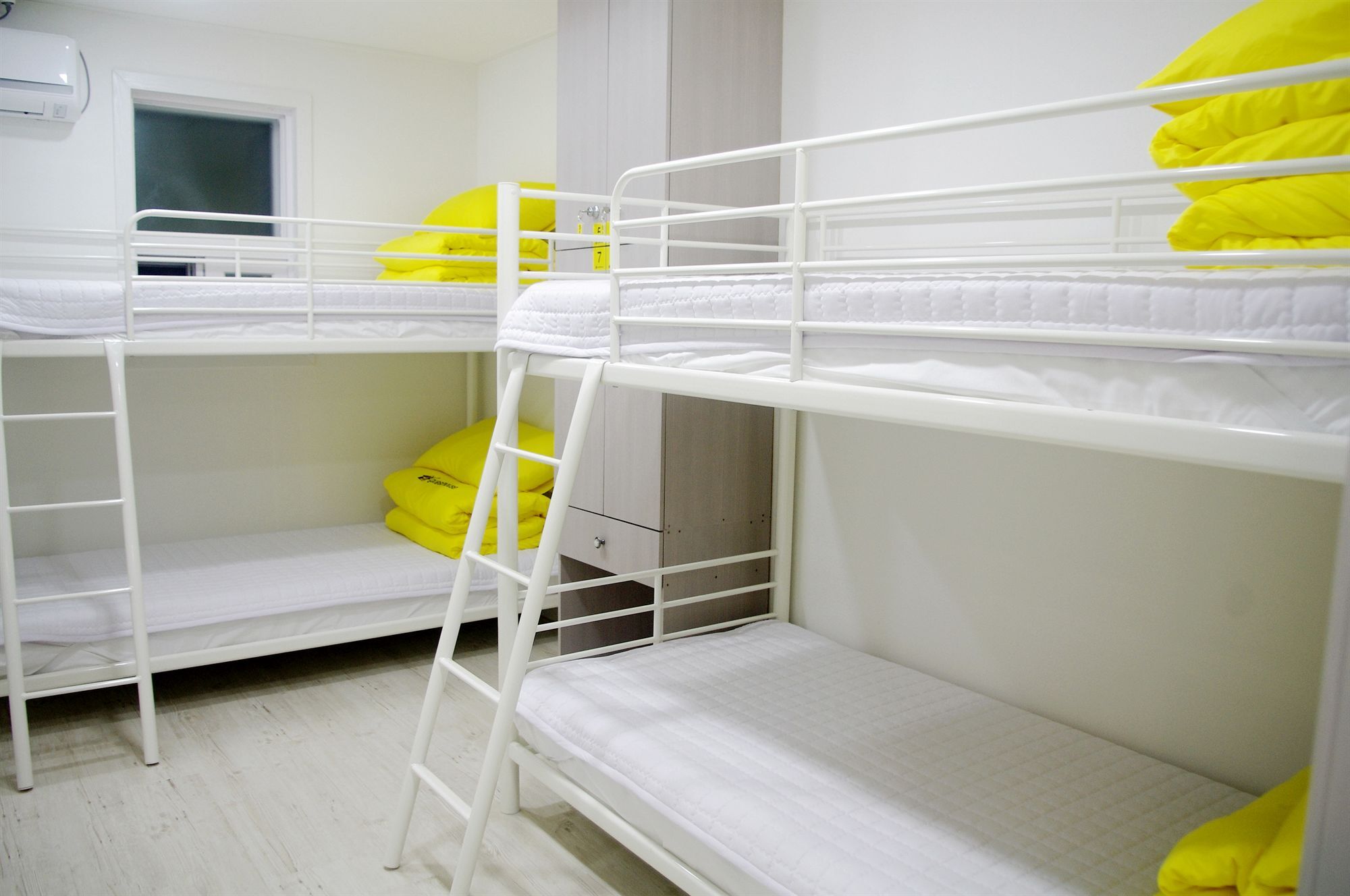 24 Guesthouse Yeosu Bagian luar foto
