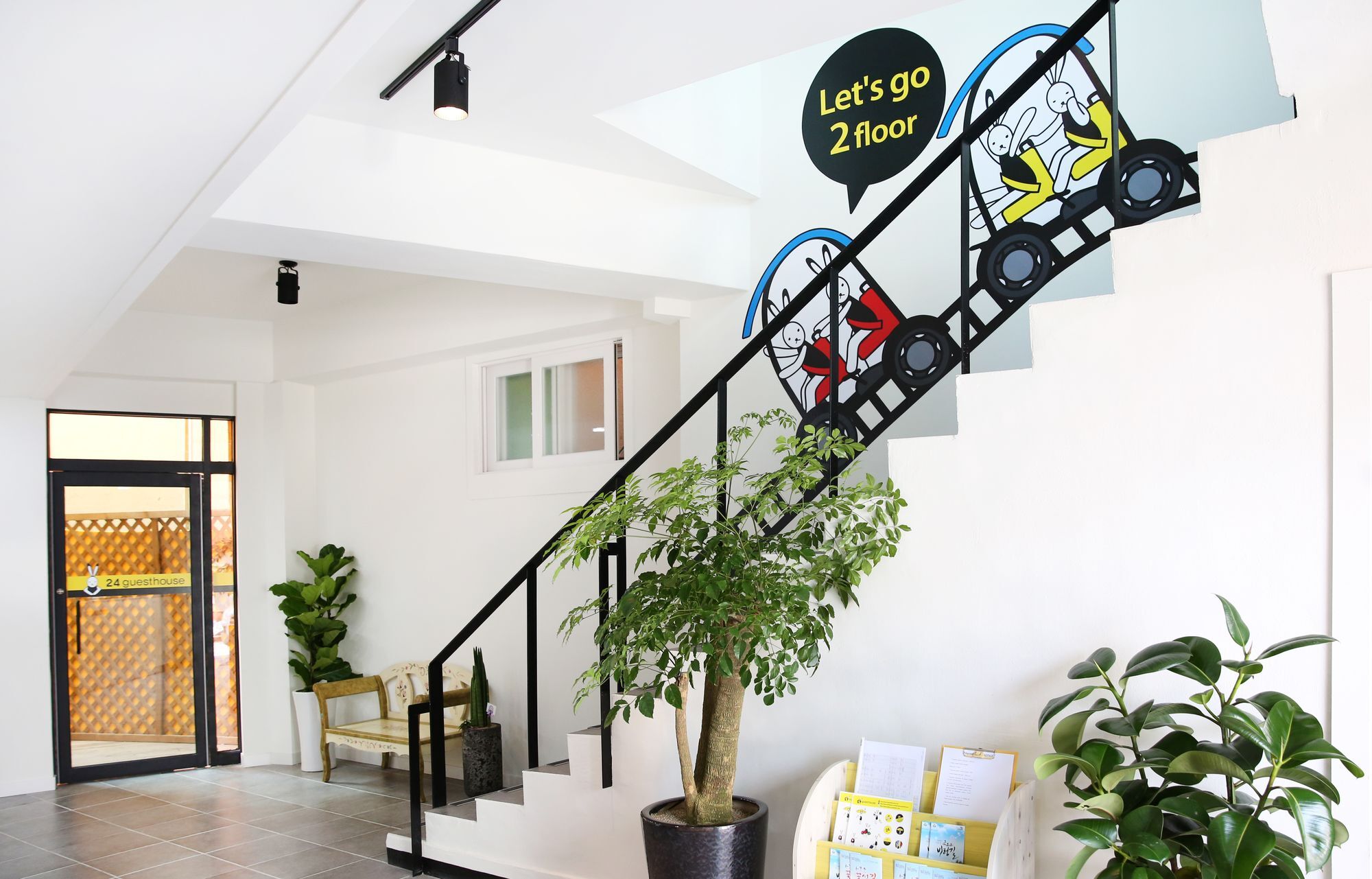 24 Guesthouse Yeosu Bagian luar foto