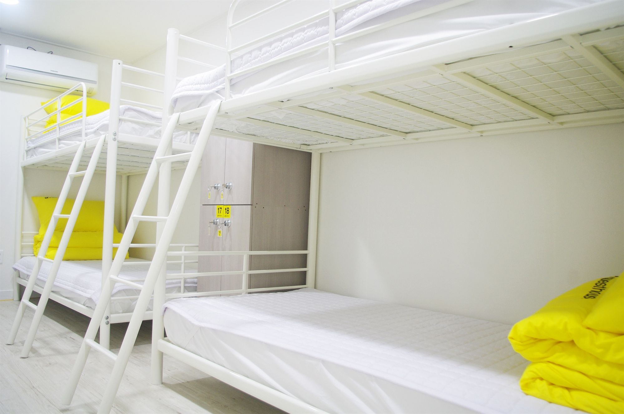 24 Guesthouse Yeosu Bagian luar foto